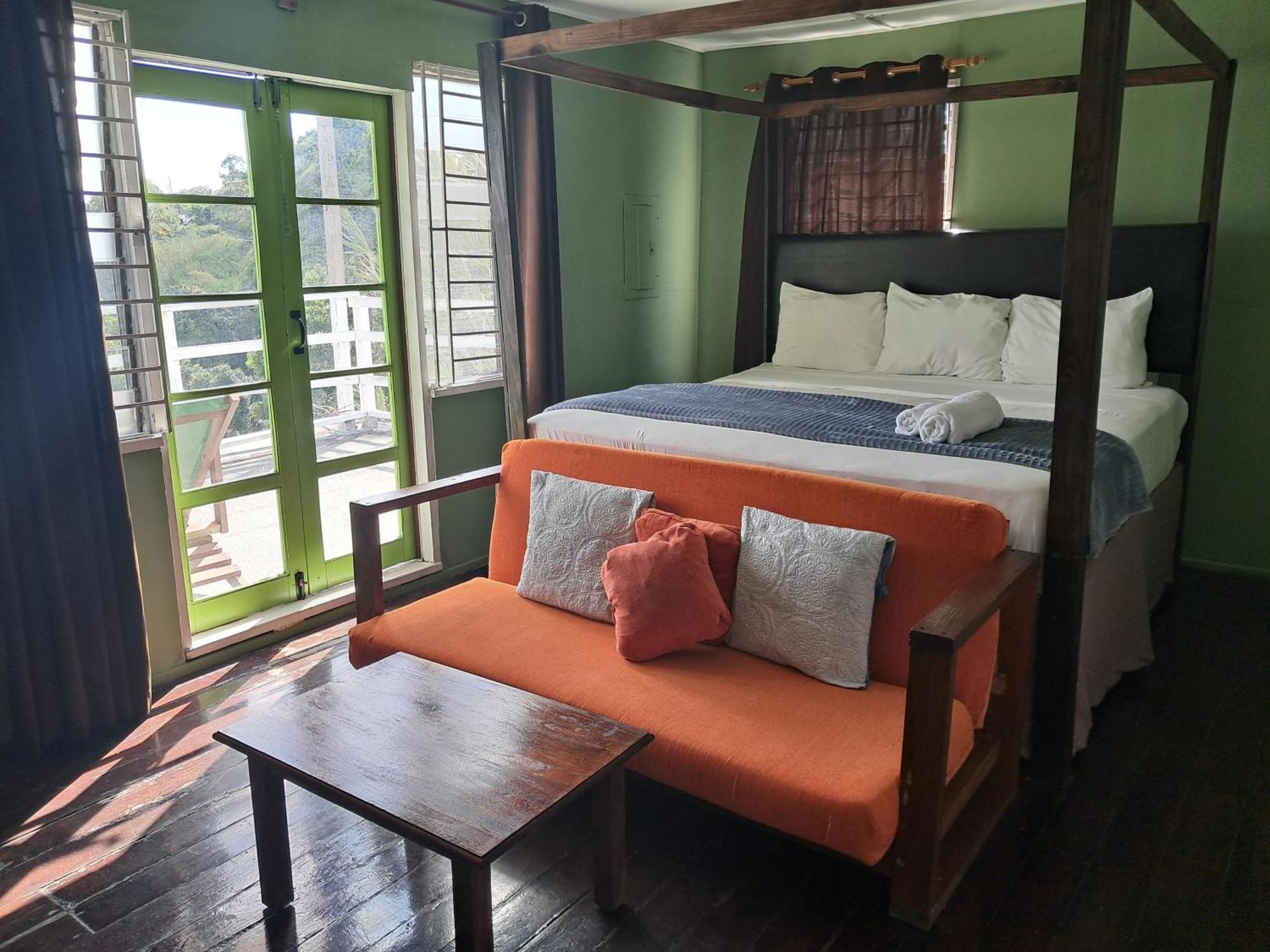 Kingsworth Bed And Breakfast 킹스톤 외부 사진